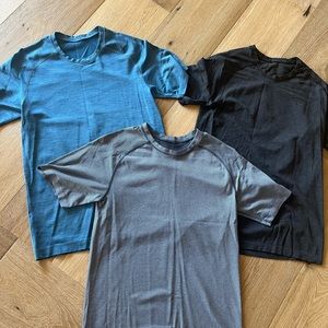 3 Mens XS Lululemon tshirts